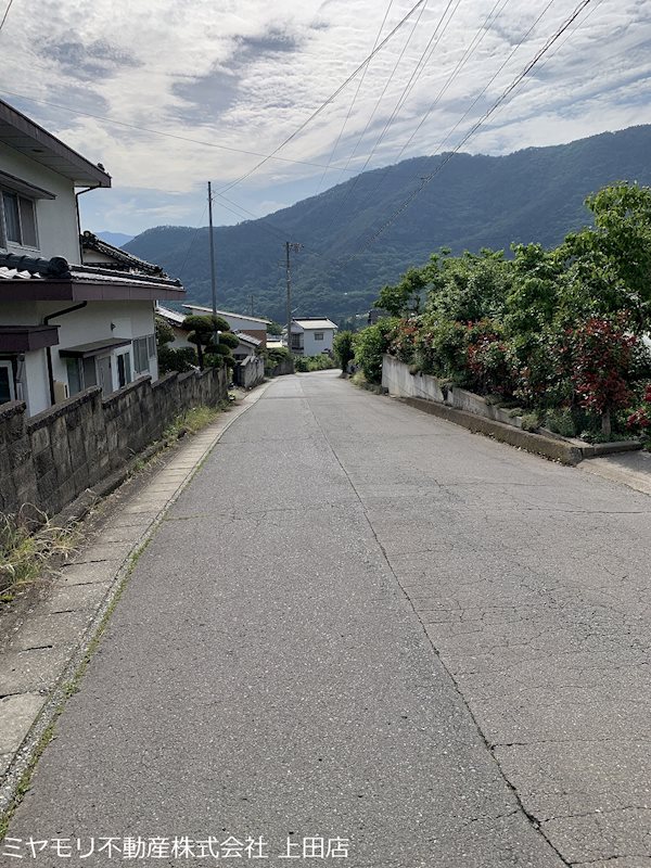 坂城町坂城　中古戸建 現地写真（前面道路含む現地写真）