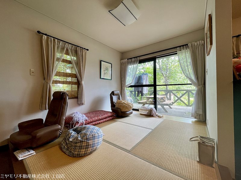 上田市腰越　中古戸建 内観写真（リビング）