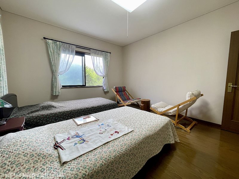 上田市腰越　中古戸建 内観写真（リビング以外の居室）