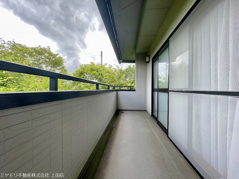 上田市腰越　中古戸建 現地写真（バルコニー）