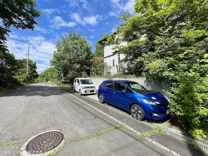上田市腰越　中古戸建 現地写真（駐車場）