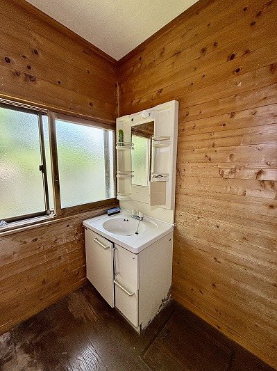 南牧村野辺山　中古戸建 内観写真（洗面台・洗面所）