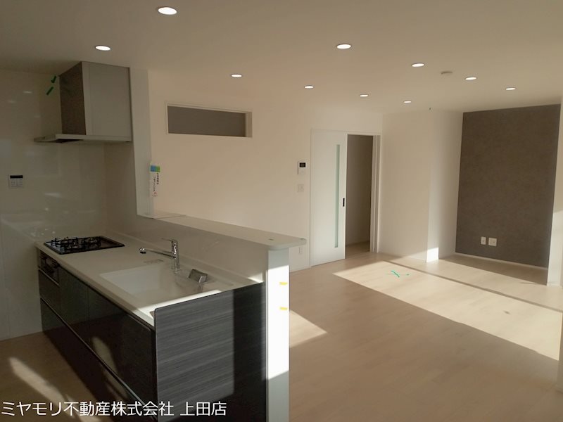 東御市和　中古住宅 内観写真（リビング）