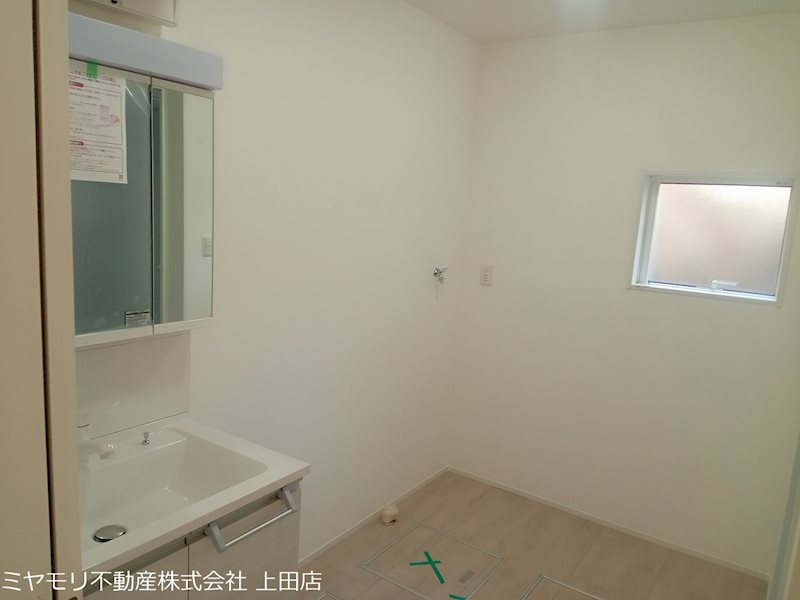 東御市和　中古住宅 内観写真（洗面台・洗面所）
