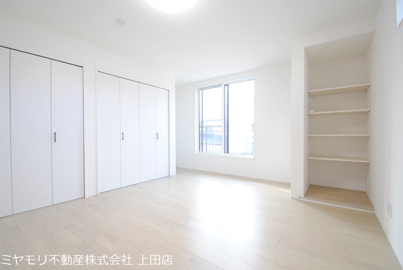 東御市和　中古住宅 内観写真（リビング以外の居室）