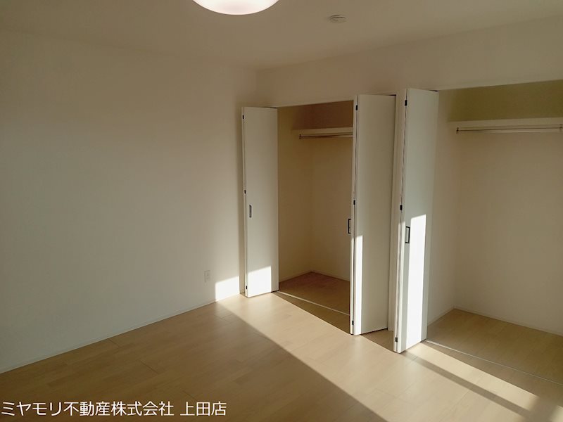 東御市和　中古住宅 内観写真（リビング以外の居室）
