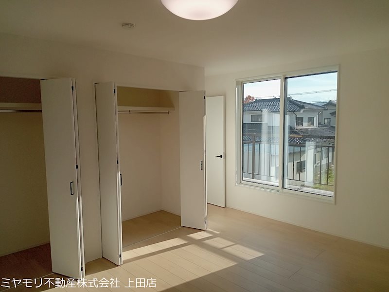 東御市和　中古住宅 内観写真（リビング以外の居室）