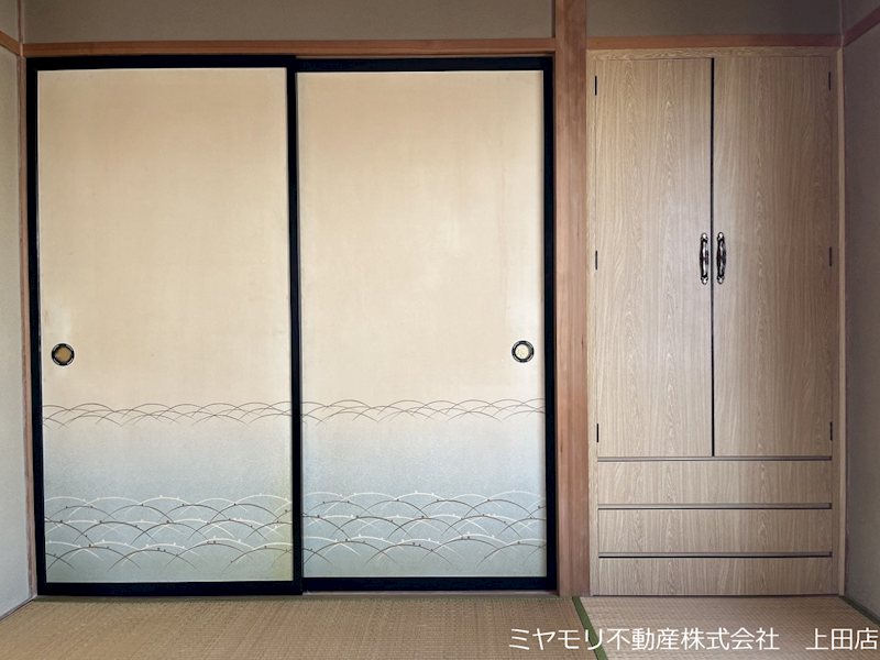 上田市古里　中古住宅 内観写真（リビング以外の居室）