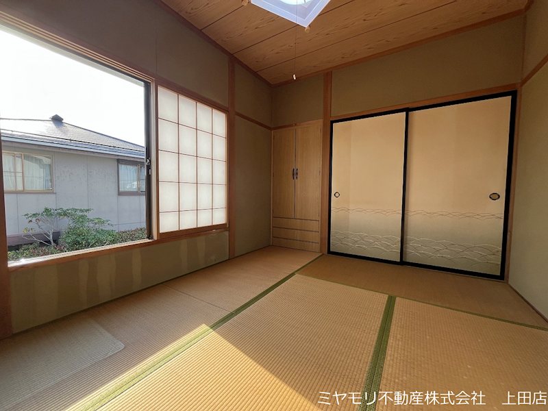 上田市古里　中古住宅 内観写真（リビング以外の居室）
