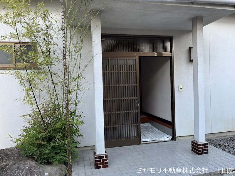 上田市古里　中古住宅 現地写真（玄関）