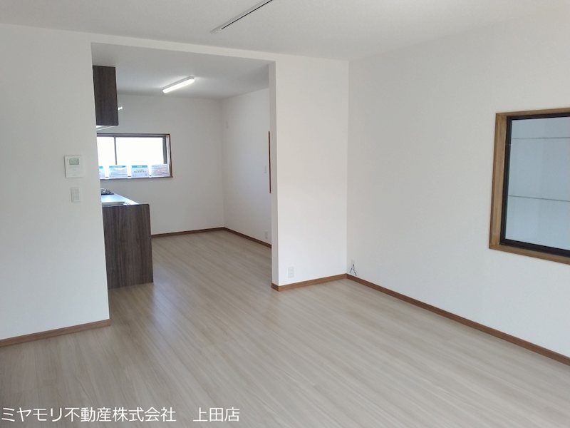 坂城町上平　中古戸建 内観写真（リビング）