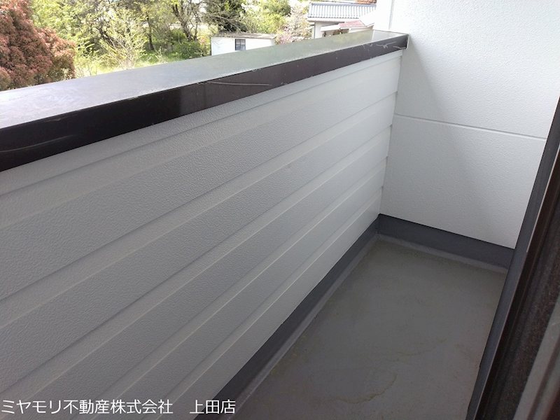 坂城町上平　中古戸建 現地写真（バルコニー）