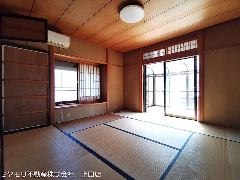 上田市古安曽　中古戸建 内観写真（リビング）