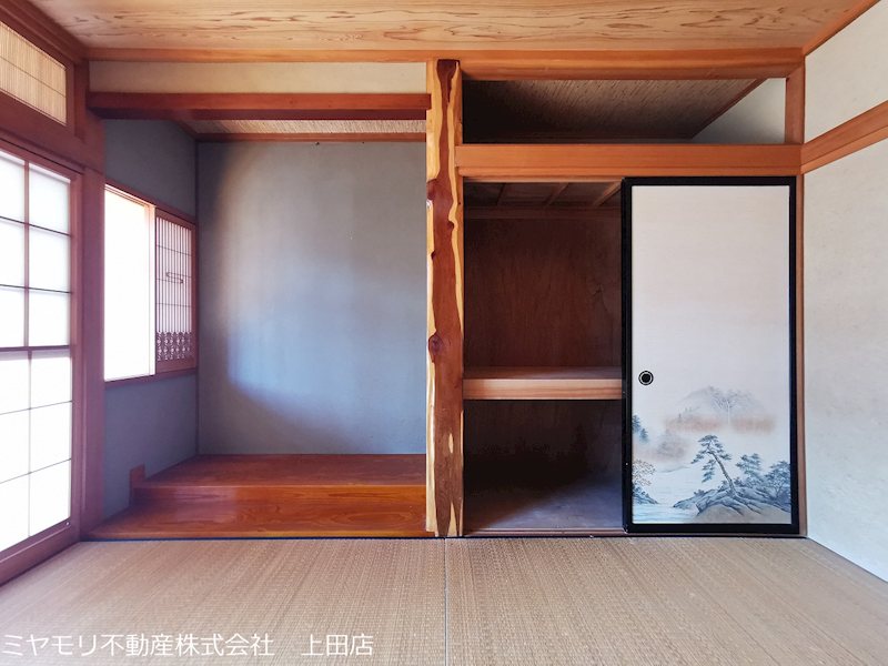 上田市古安曽　中古戸建 内観写真（リビング以外の居室）
