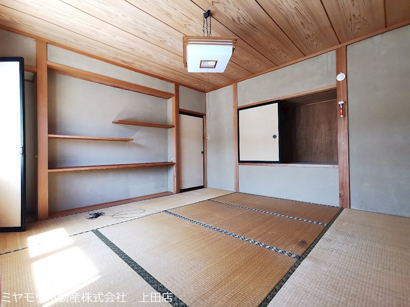 上田市古安曽　中古戸建 内観写真（リビング以外の居室）