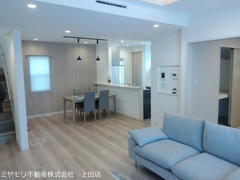 上田市住吉　新築戸建 内観写真（リビング）