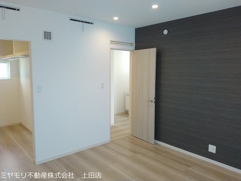 上田市住吉　新築戸建 内観写真（リビング以外の居室）