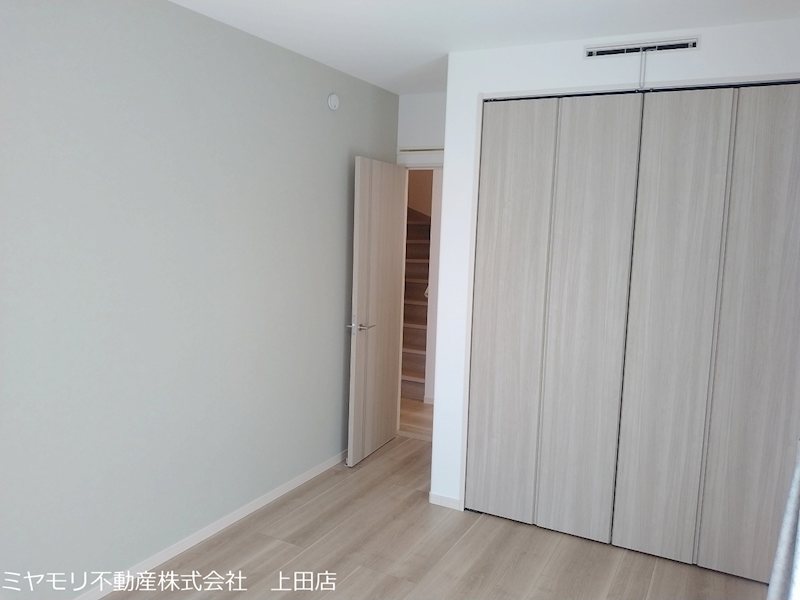 上田市住吉　新築戸建 内観写真（リビング以外の居室）