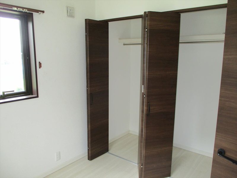 佐久市横根　中古戸建 内観写真（収納）