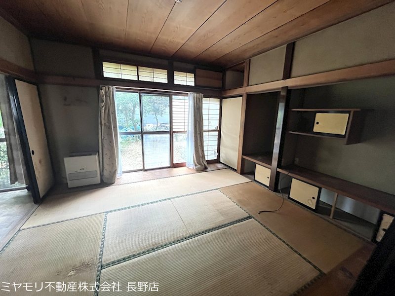 長野県長野市篠ノ井塩崎 内観写真（リビング）