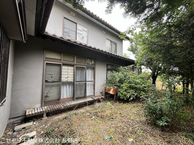 長野県長野市篠ノ井塩崎 現地写真（庭）