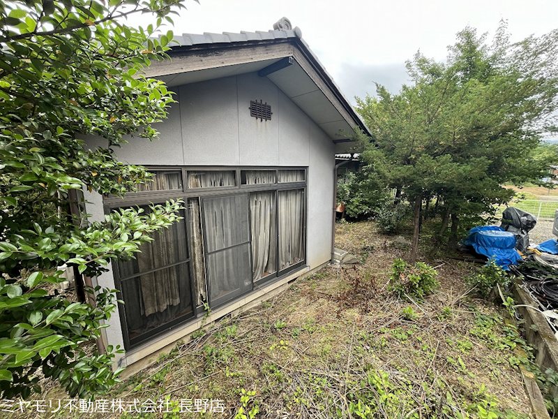 長野県長野市篠ノ井塩崎 現地写真（庭）