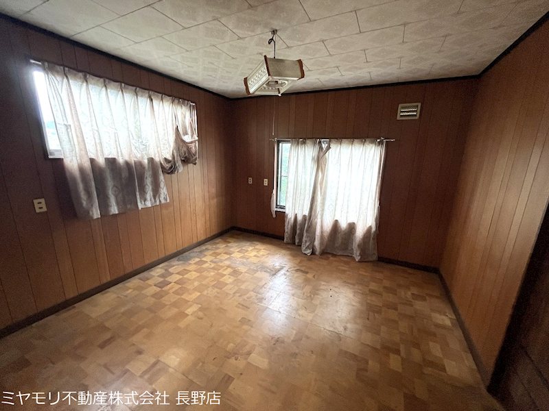長野県長野市篠ノ井塩崎 内観写真（リビング以外の居室）