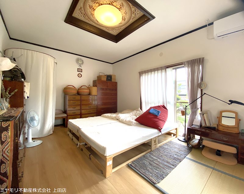 上田市東内　中古戸建 内観写真（リビング以外の居室）