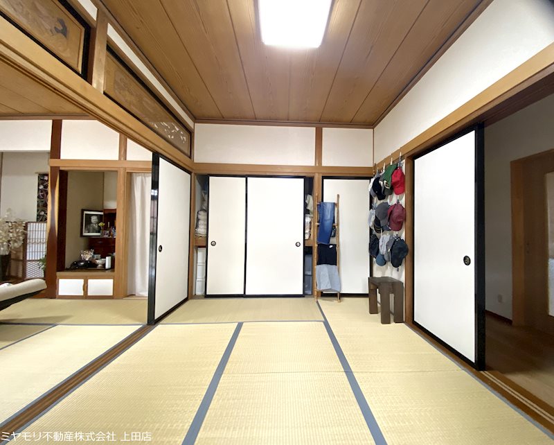 上田市東内　中古戸建 内観写真（リビング以外の居室）