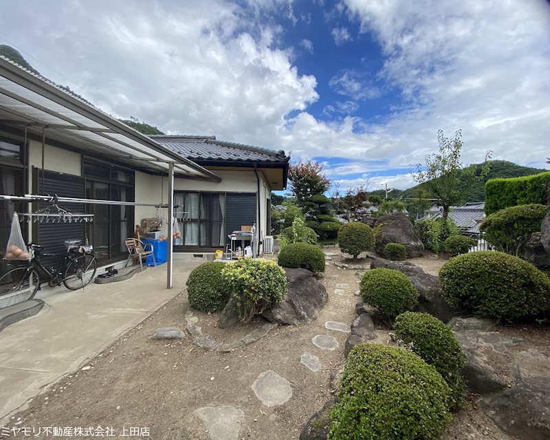 上田市東内　中古戸建 現地写真（庭）
