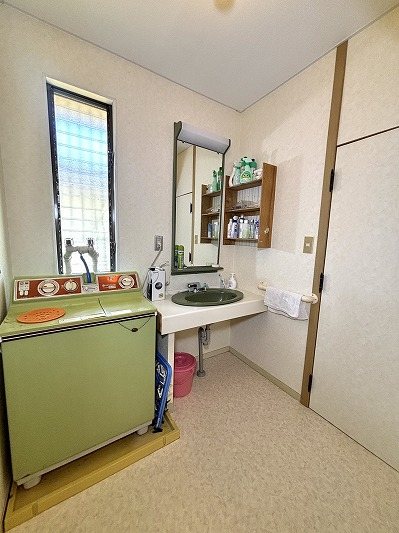 佐久市北川　中古戸建 内観写真（洗面台・洗面所）