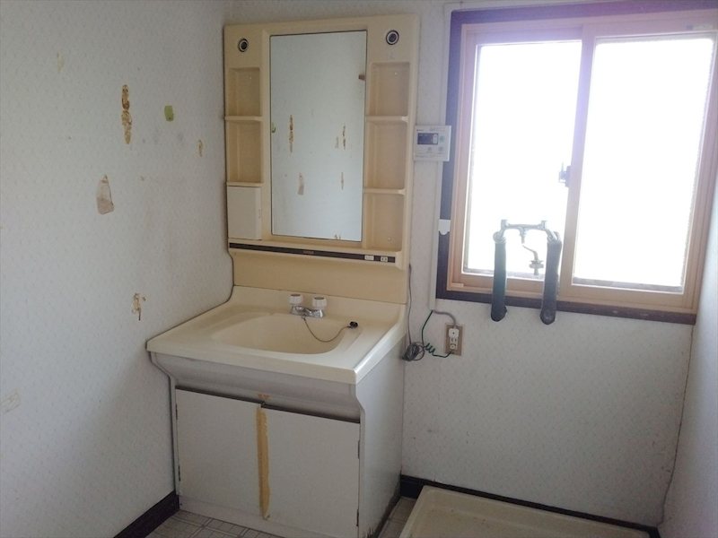 佐久市鍛冶屋　中古戸建 内観写真（洗面台・洗面所）