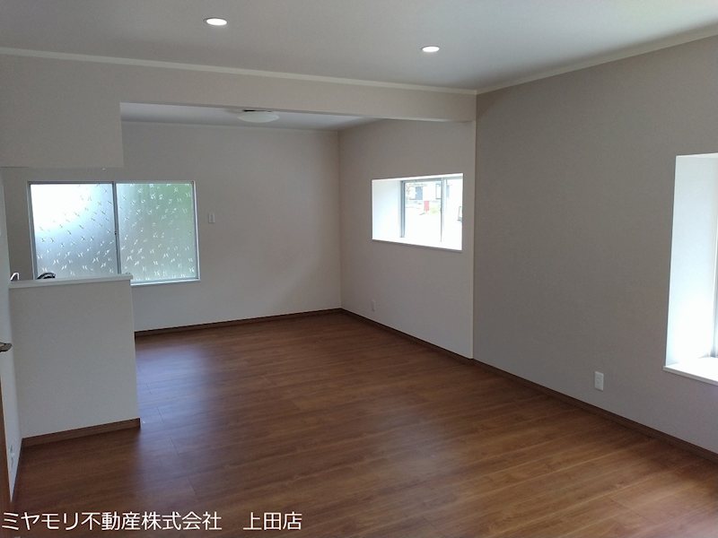 上田市五加　中古戸建 内観写真（リビング）