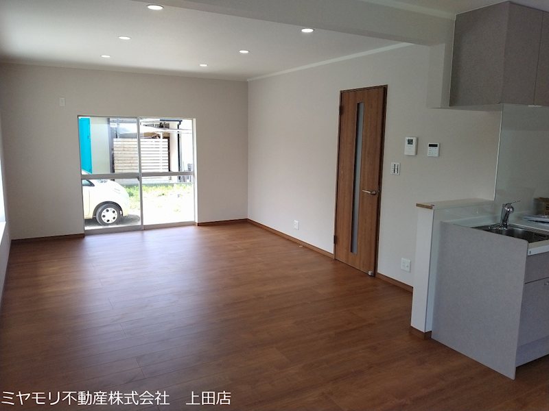 上田市五加　中古戸建 内観写真（リビング）