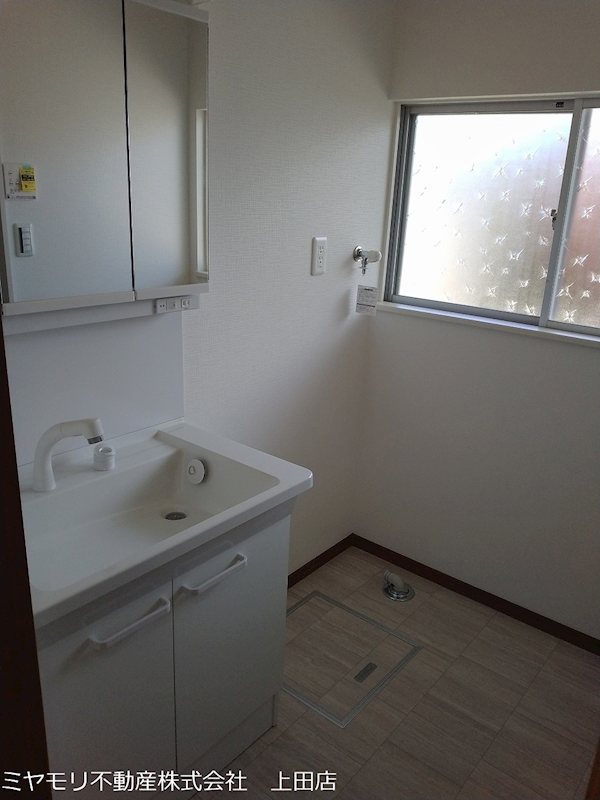 上田市五加　中古戸建 内観写真（洗面台・洗面所）