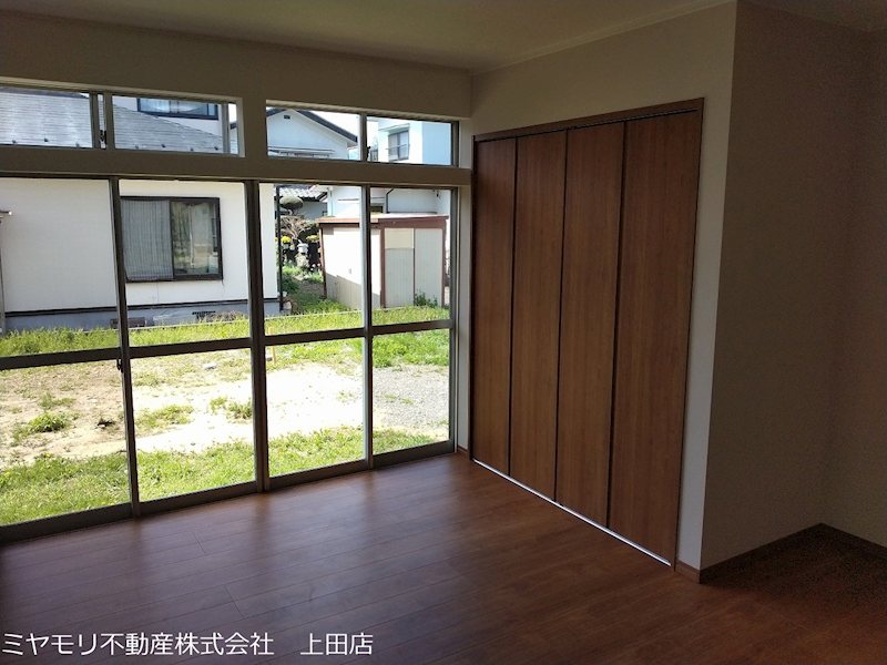 上田市五加　中古戸建 内観写真（リビング以外の居室）