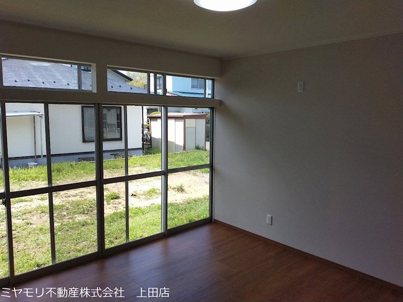 上田市五加　中古戸建 内観写真（リビング以外の居室）