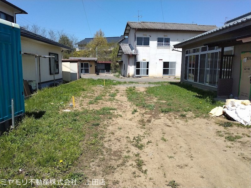 上田市五加　中古戸建 現地写真（駐車場）