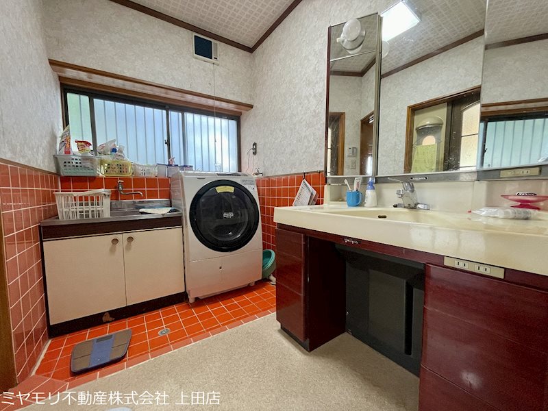 坂城町坂城　中古戸建 内観写真（洗面台・洗面所）