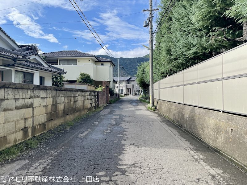 坂城町坂城　中古戸建 現地写真（前面道路含む現地写真）