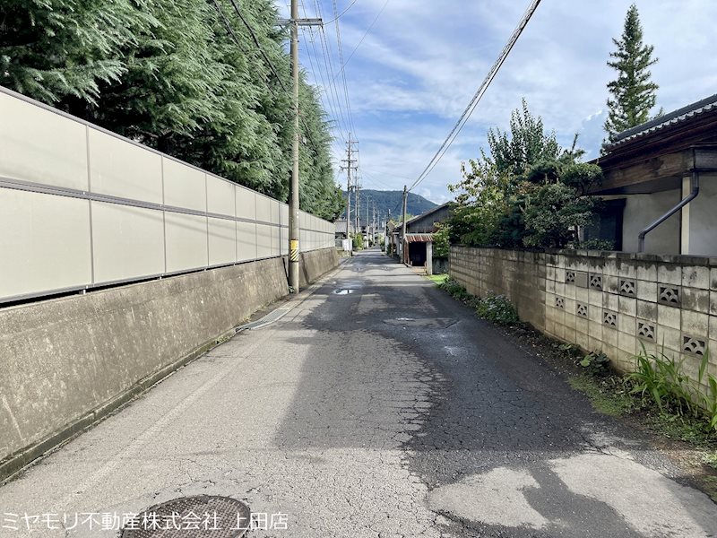 坂城町坂城　中古戸建 現地写真（前面道路含む現地写真）