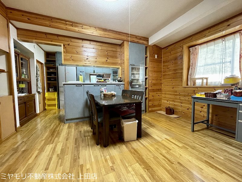 坂城町坂城　中古戸建 内観写真（リビング）