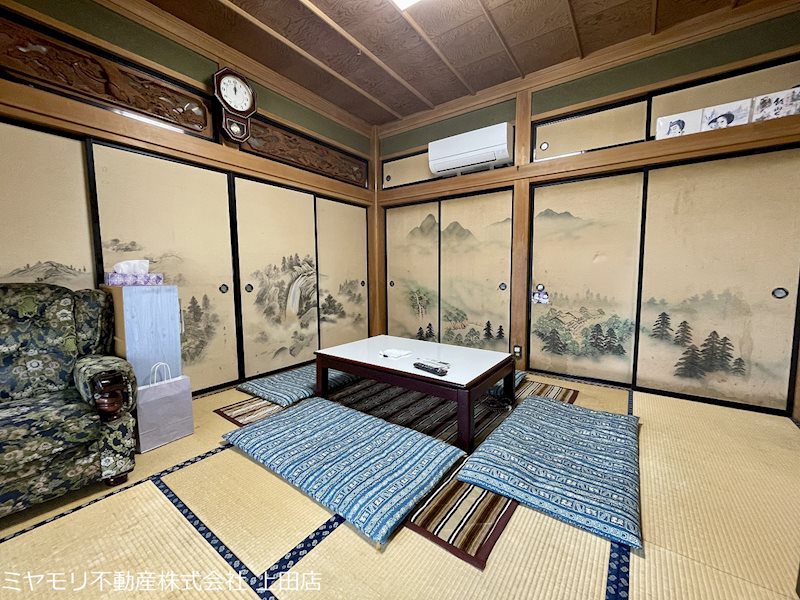 坂城町坂城　中古戸建 内観写真（リビング以外の居室）