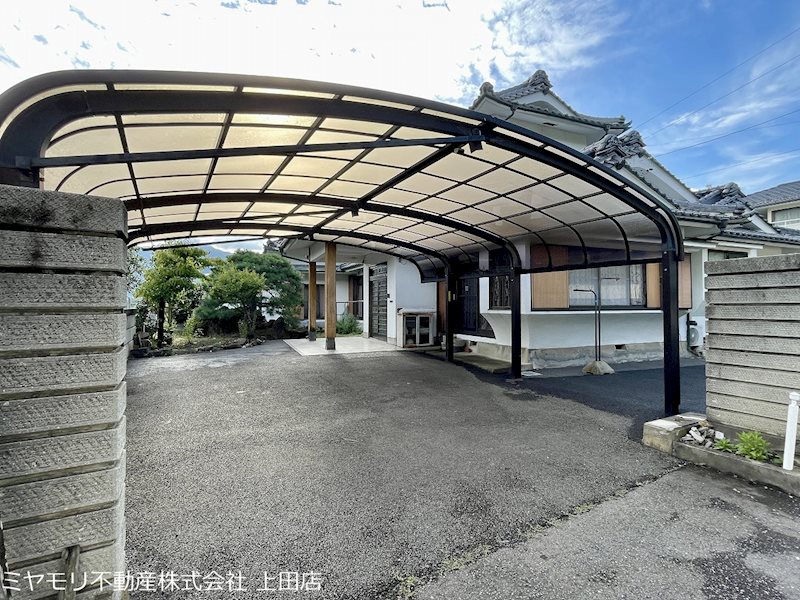 坂城町坂城　中古戸建 現地写真（駐車場）