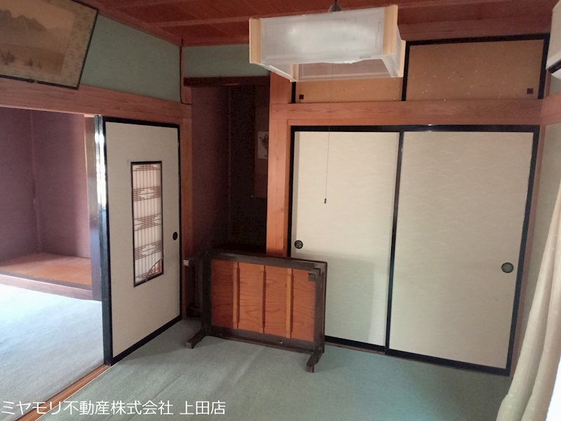 上田市真田町傍陽　中古戸建 内観写真（リビング以外の居室）