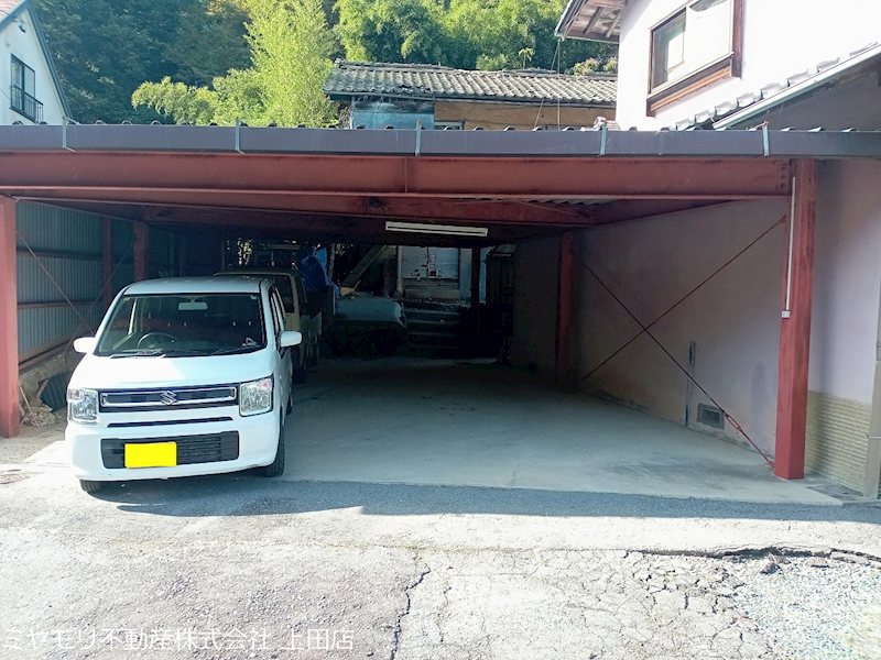 上田市真田町傍陽　中古戸建 現地写真（駐車場）