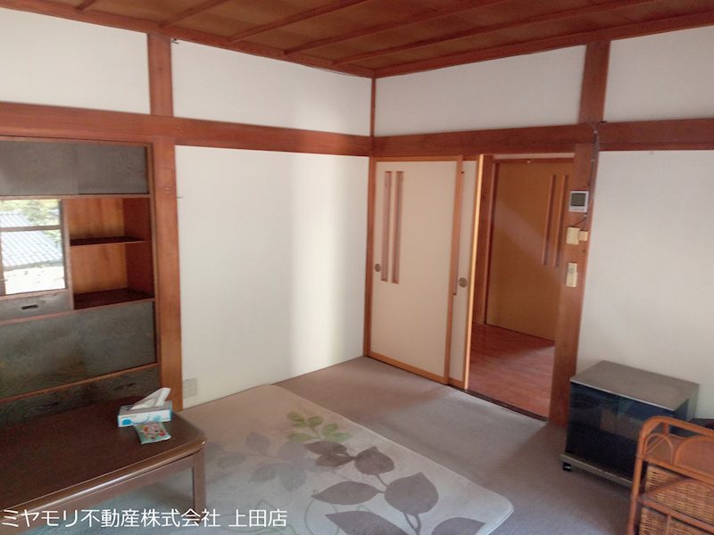 上田市真田町傍陽　中古戸建 内観写真（リビング）