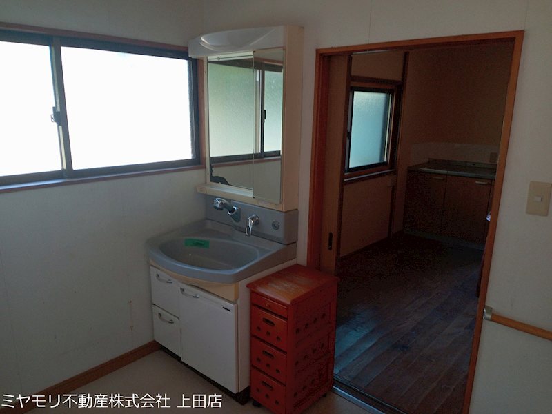 上田市真田町傍陽　中古戸建 内観写真（洗面台・洗面所）