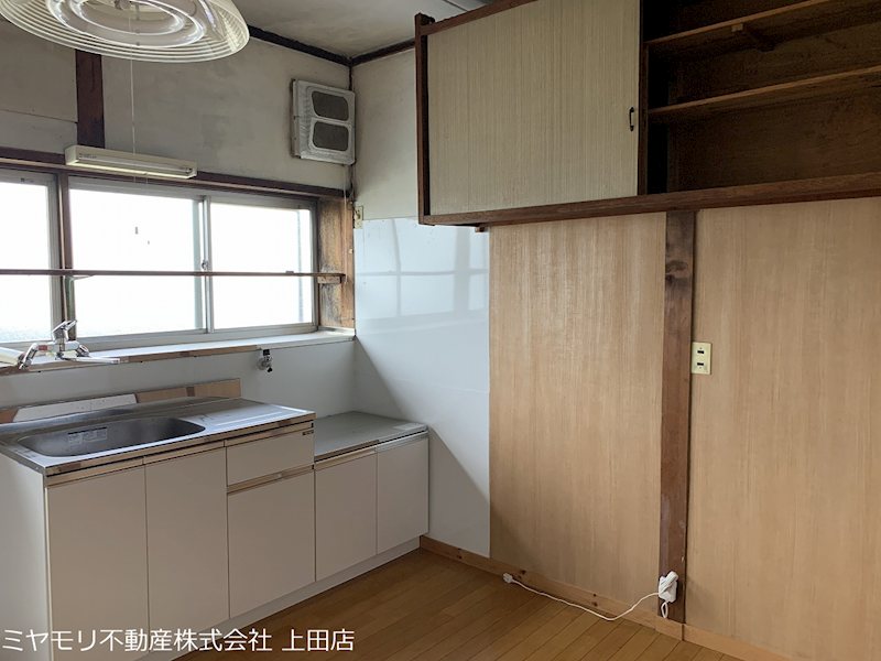上田市古安曽　中古戸建 内観写真（キッチン）