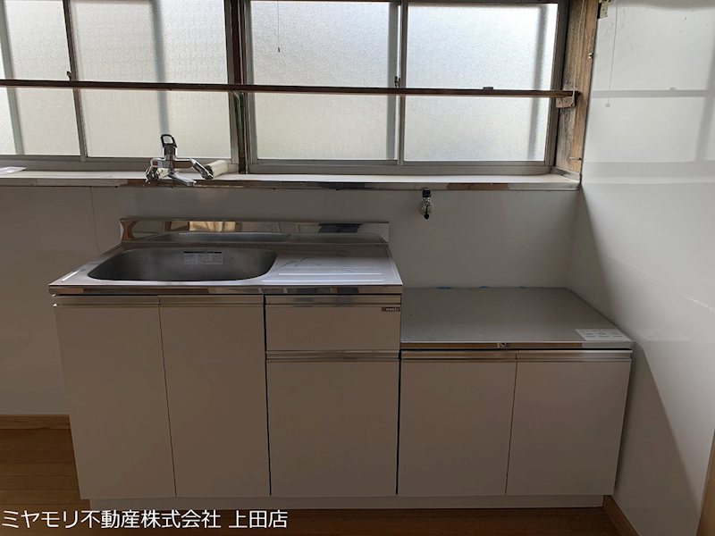 上田市古安曽　中古戸建 内観写真（キッチン）